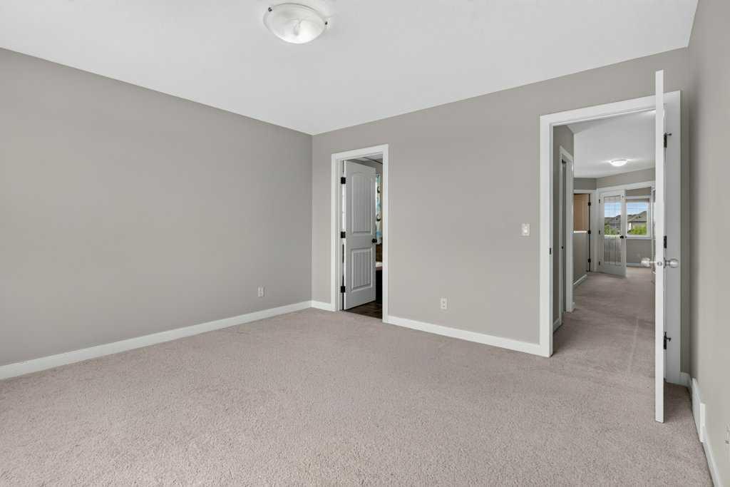 23 Saddlebrook Court NE