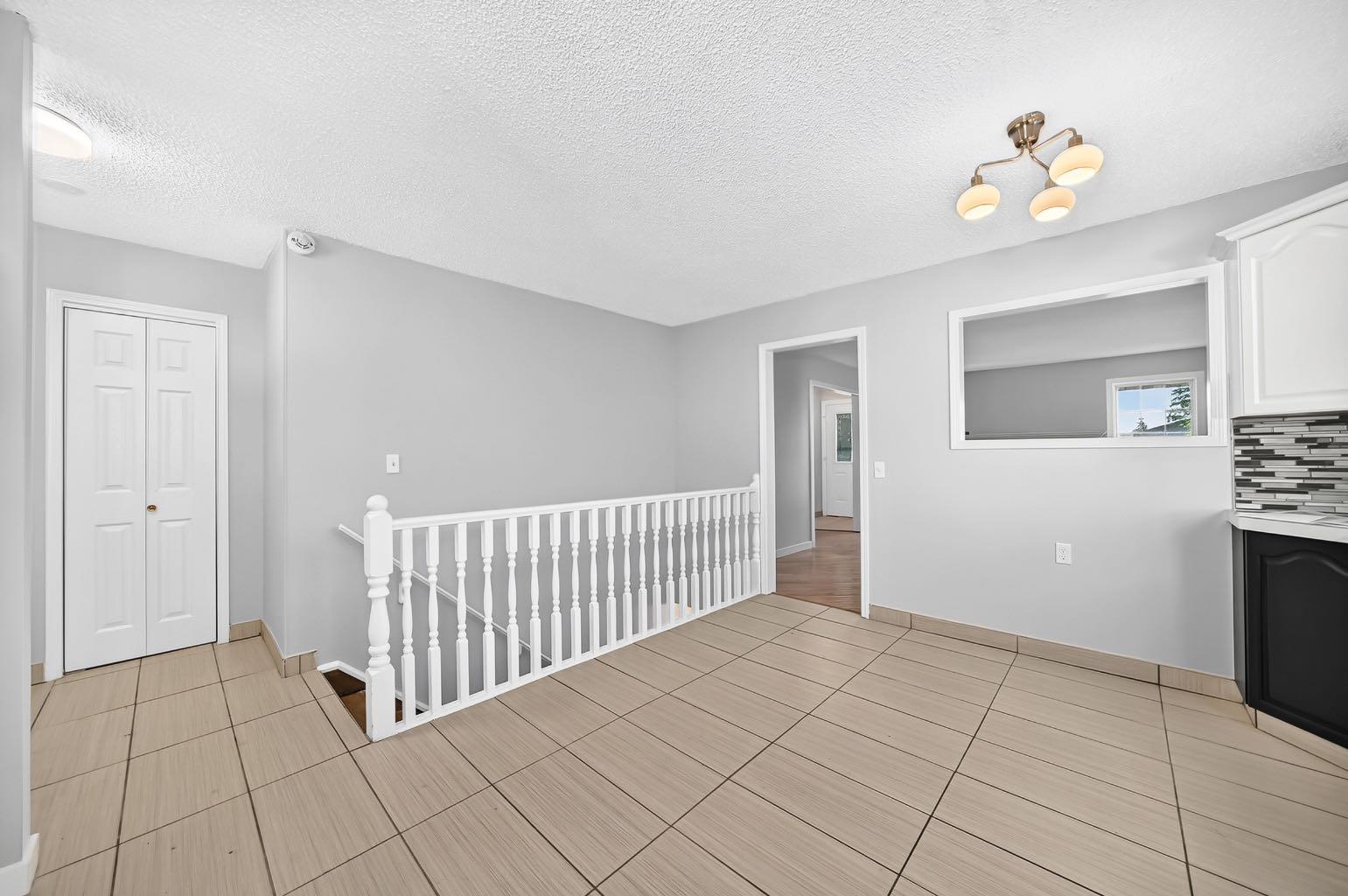 16 Dovely Way SE
