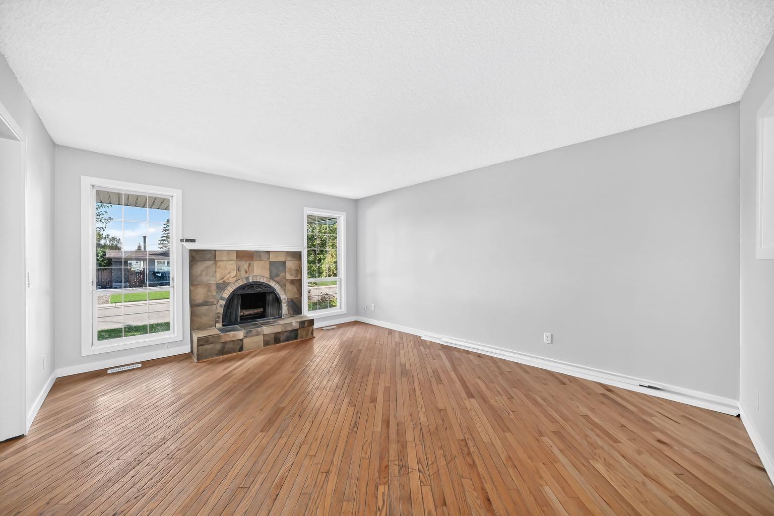 16 Dovely Way SE