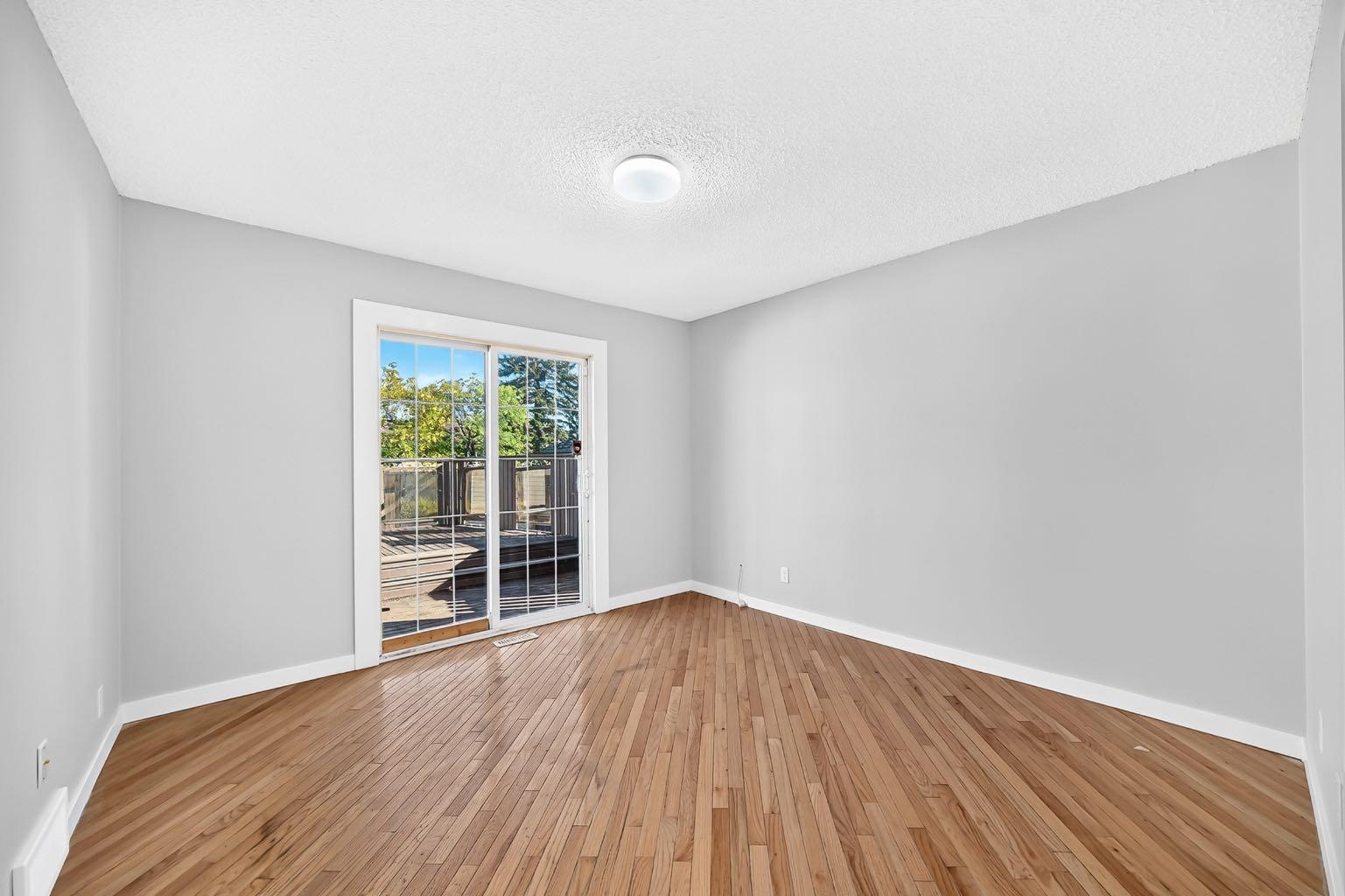 16 Dovely Way SE