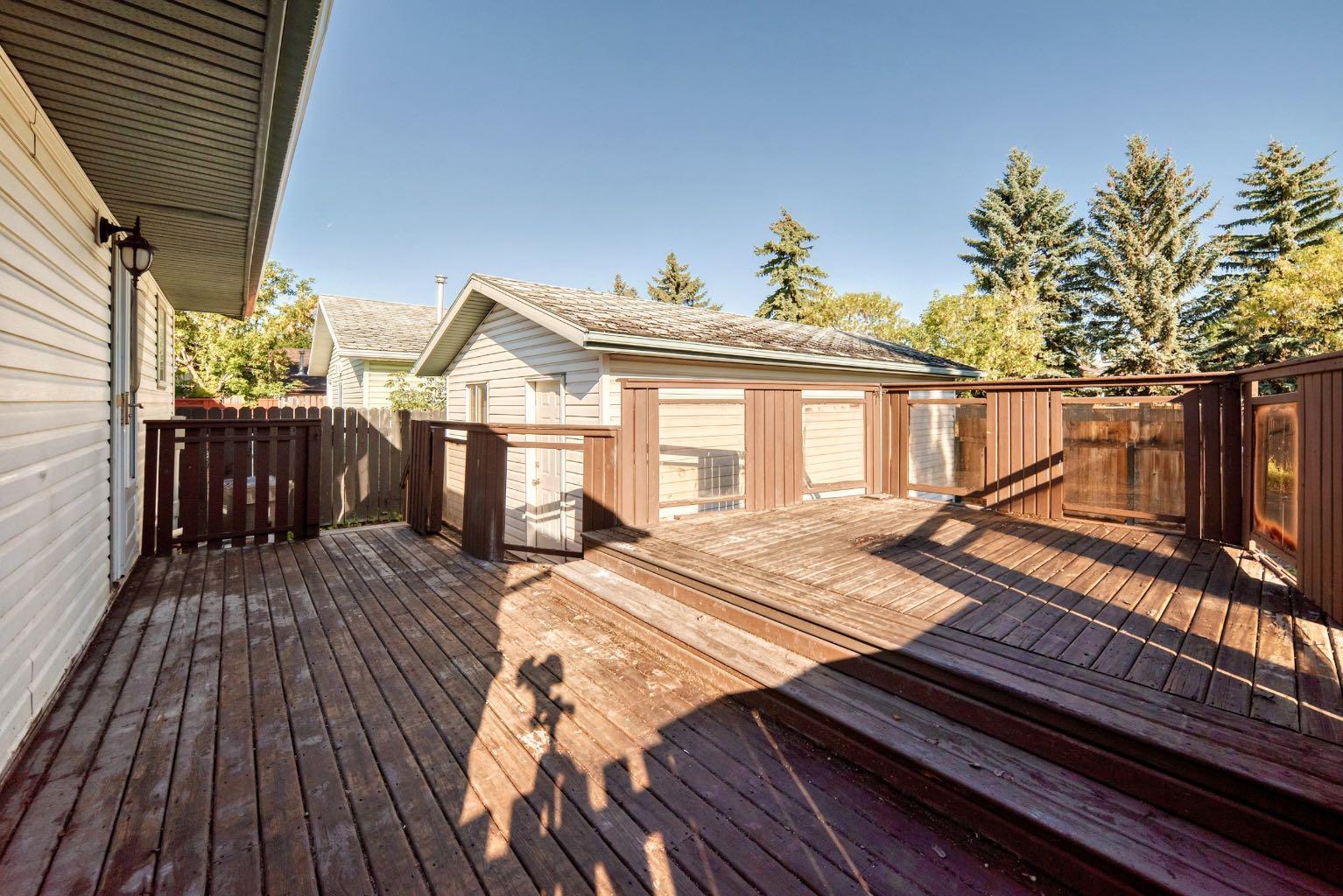 16 Dovely Way SE