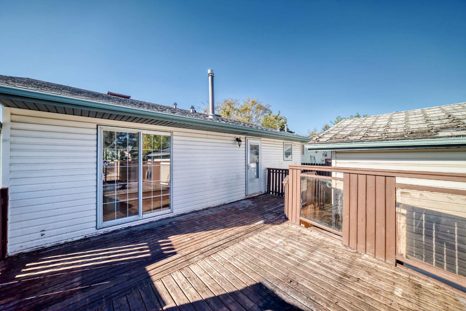16 Dovely Way SE