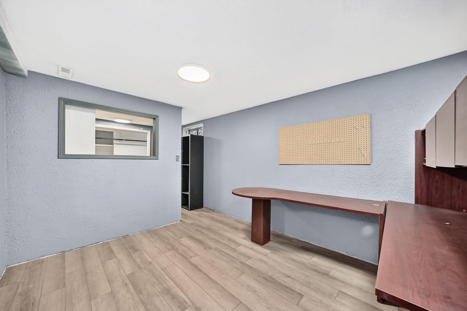 16 Dovely Way SE