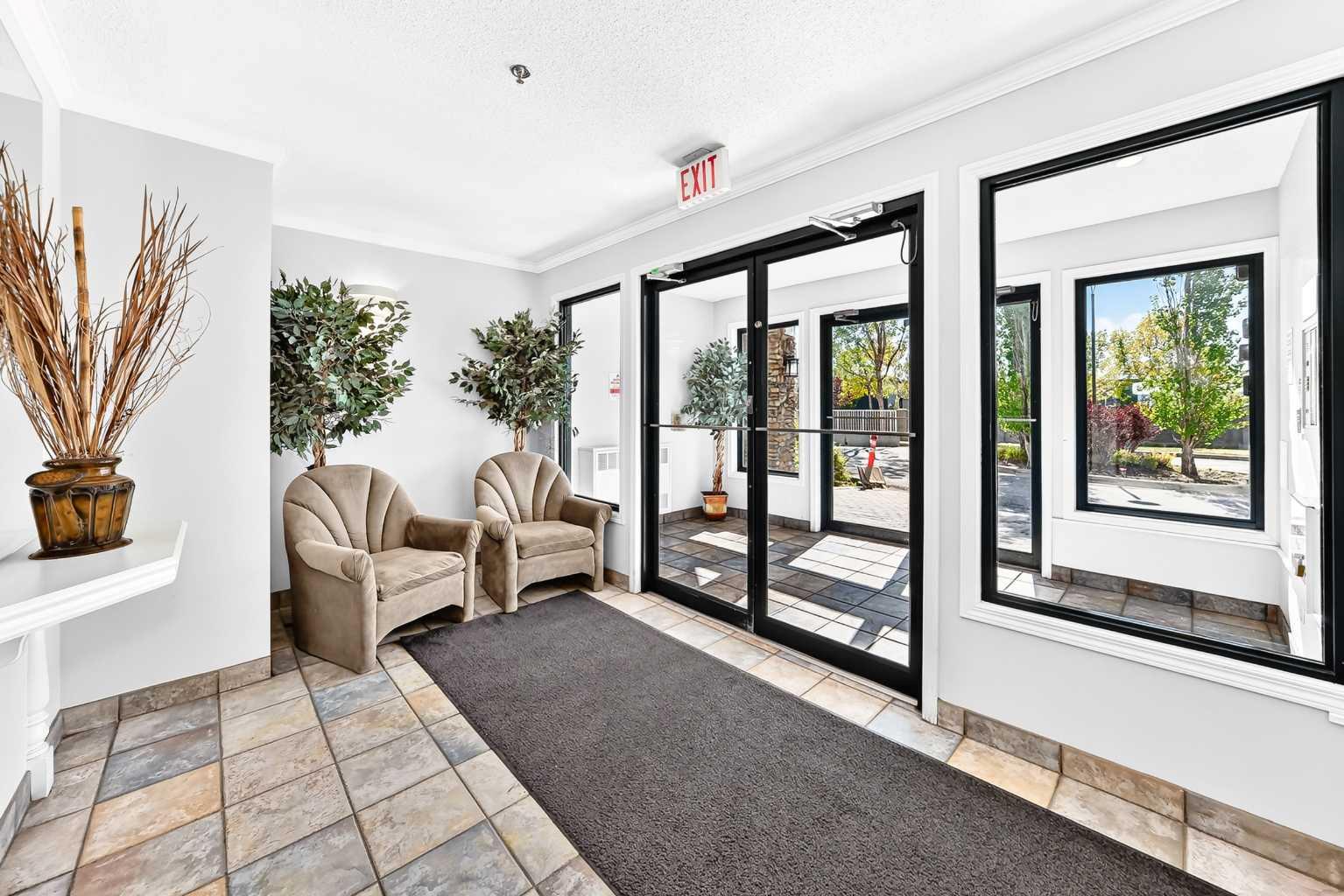 103, 7 Harvest Gold Manor NE