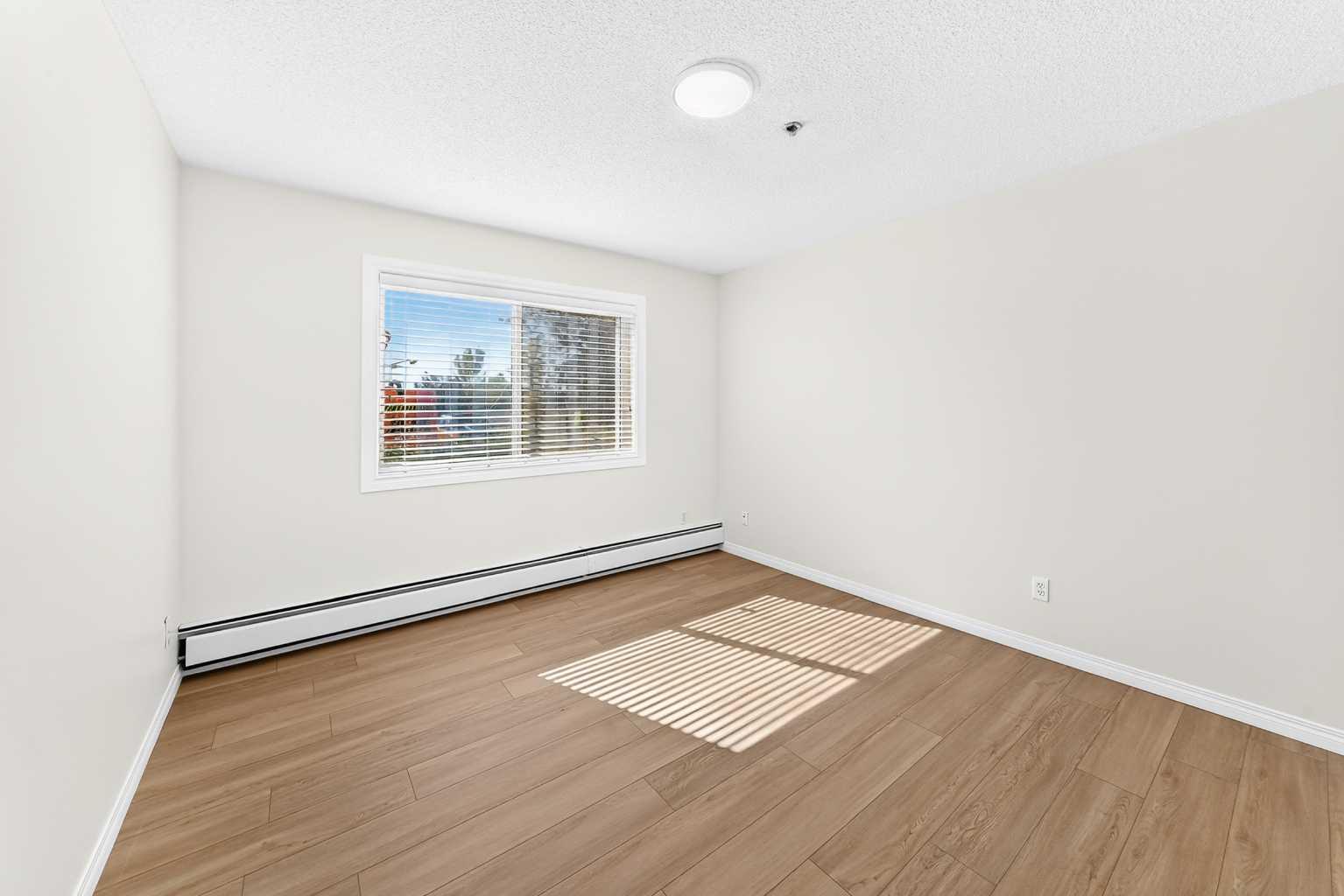 103, 7 Harvest Gold Manor NE