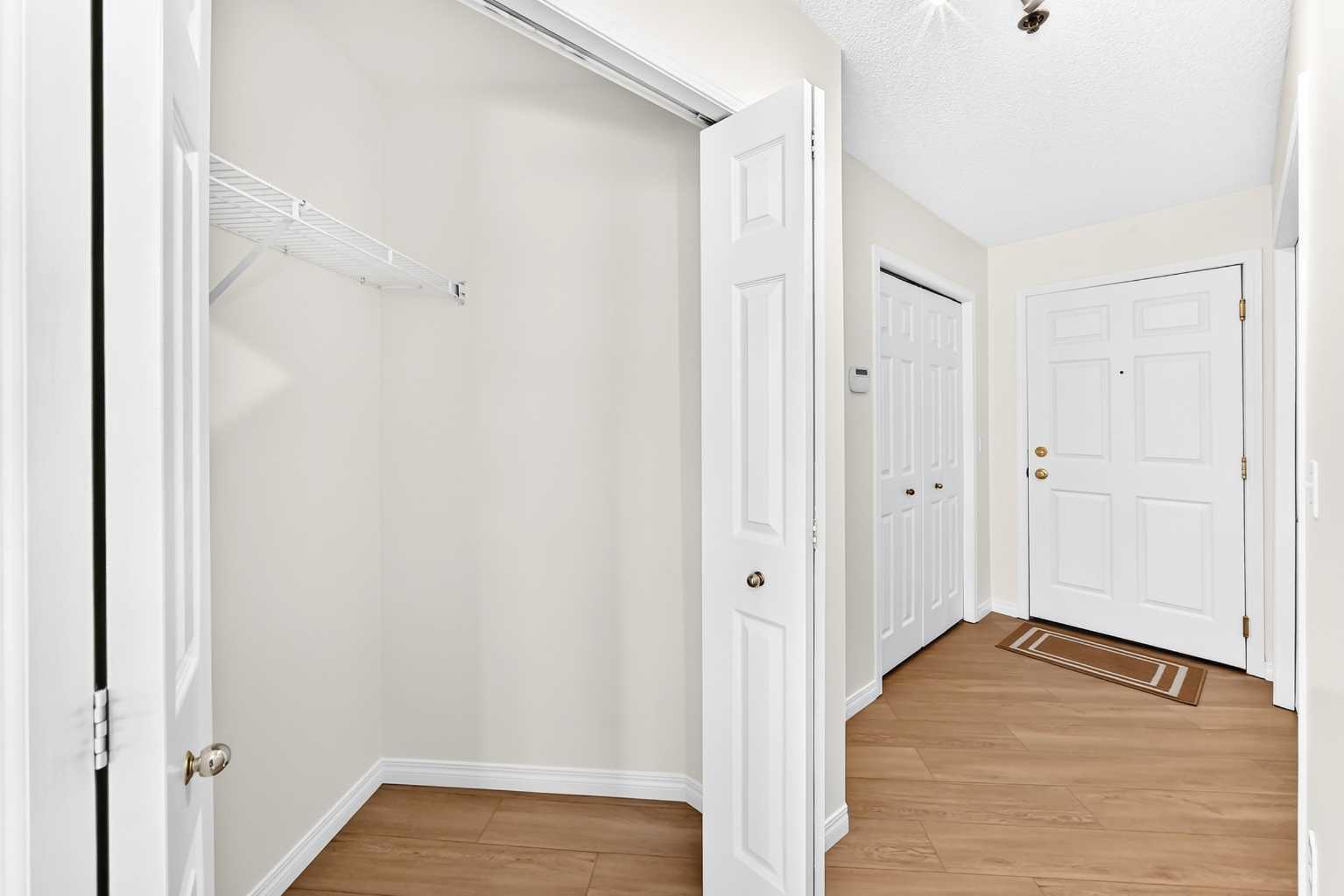 103, 7 Harvest Gold Manor NE