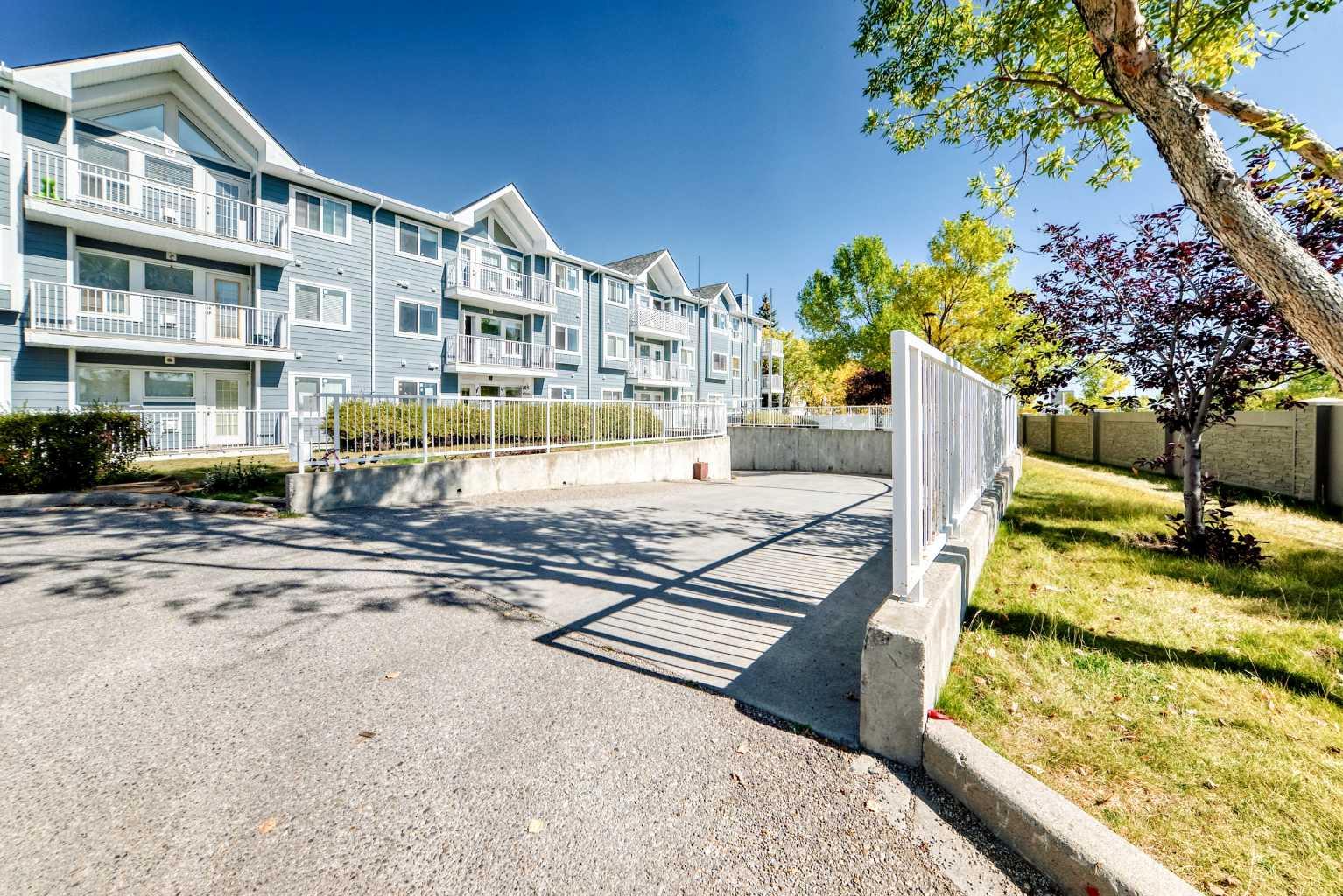 103, 7 Harvest Gold Manor NE