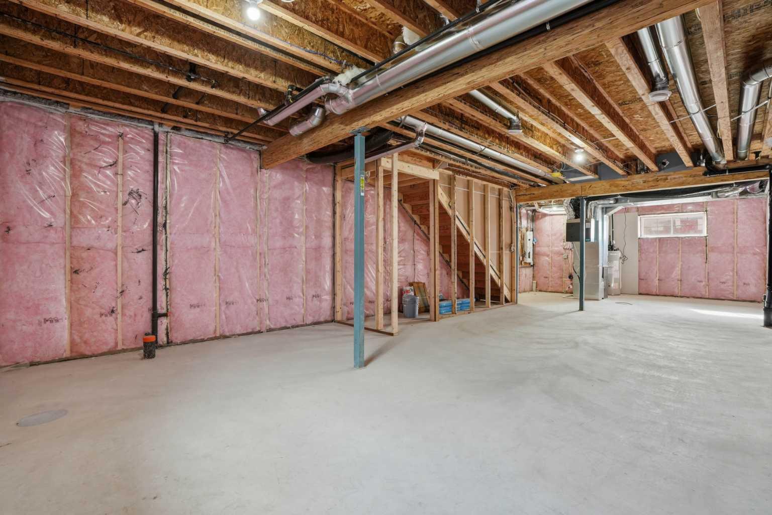 96 Buffaloberry Manor SE