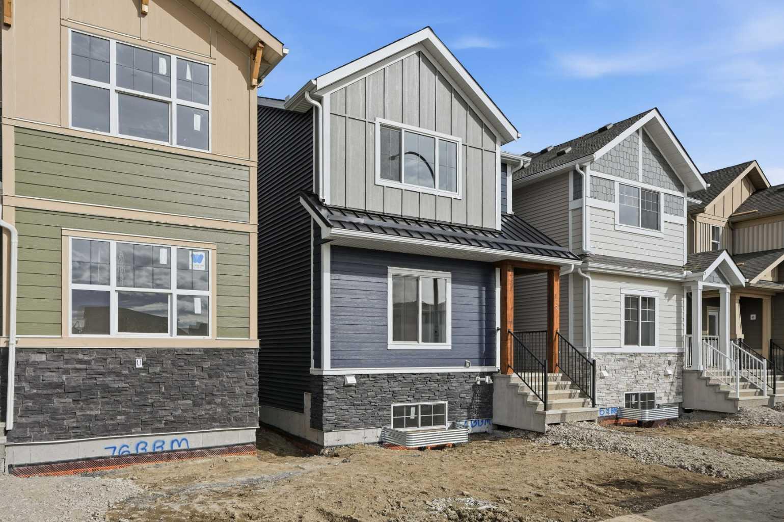 96 Buffaloberry Manor SE