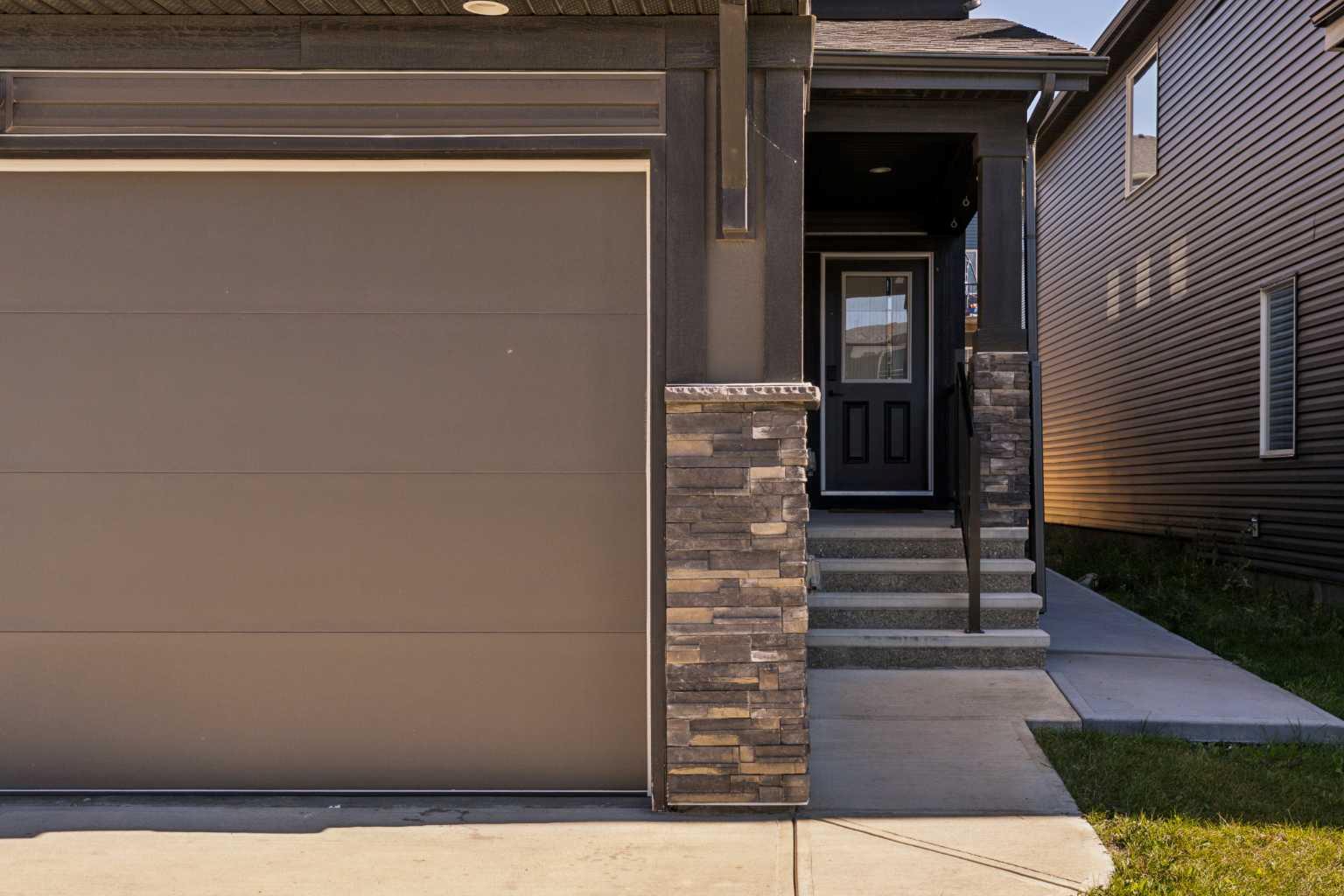312 Lucas Way NW