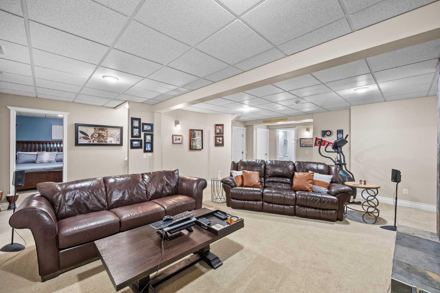 16 Royal oak Heights NW