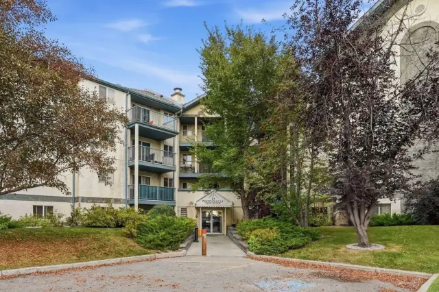 417, 21 Dover Point SE