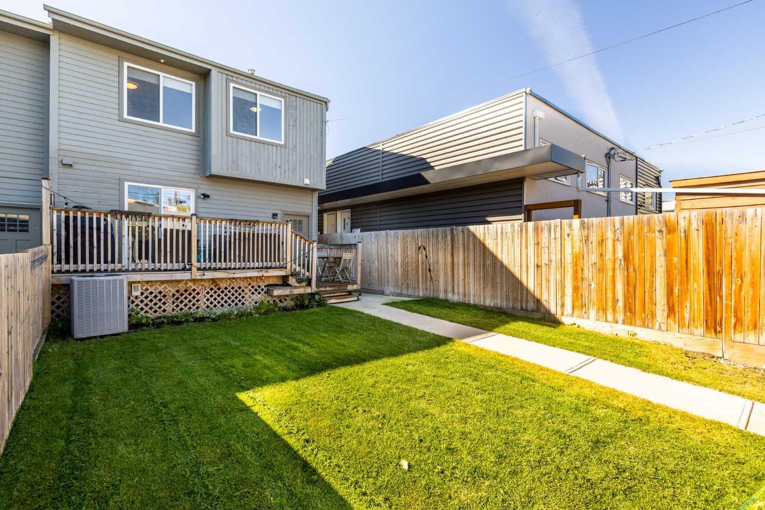 836C 68 Avenue SW