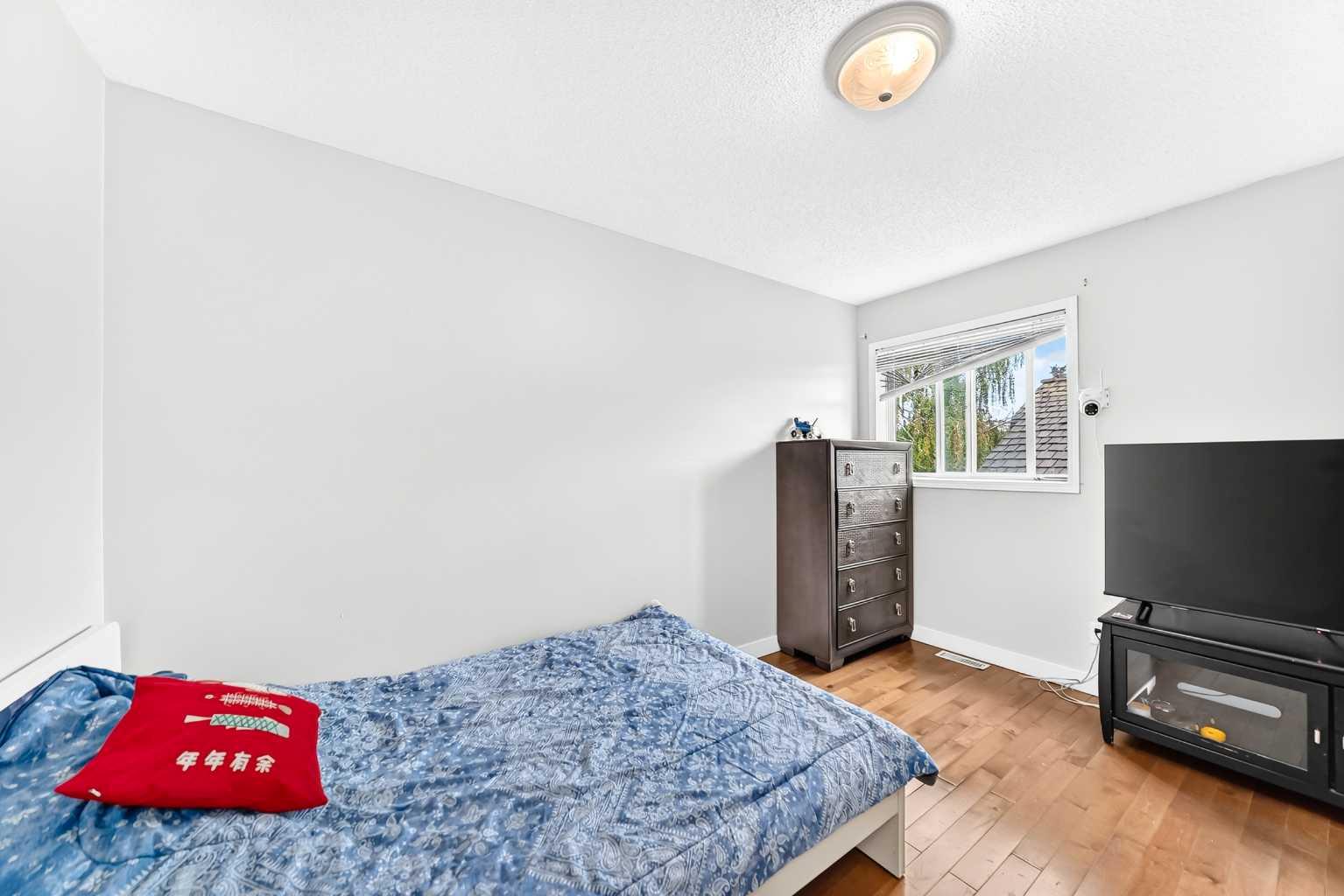 22 Hidden Creek Drive NW