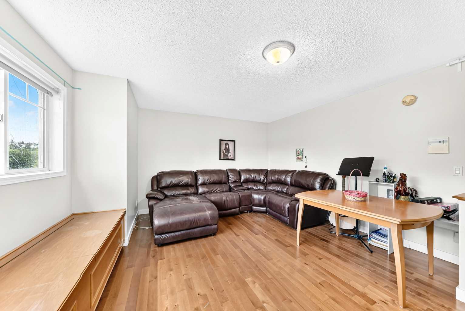 22 Hidden Creek Drive NW