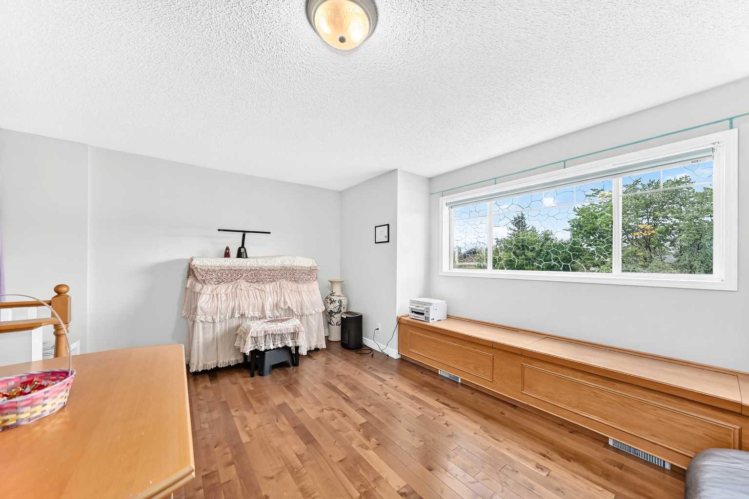 22 Hidden Creek Drive NW