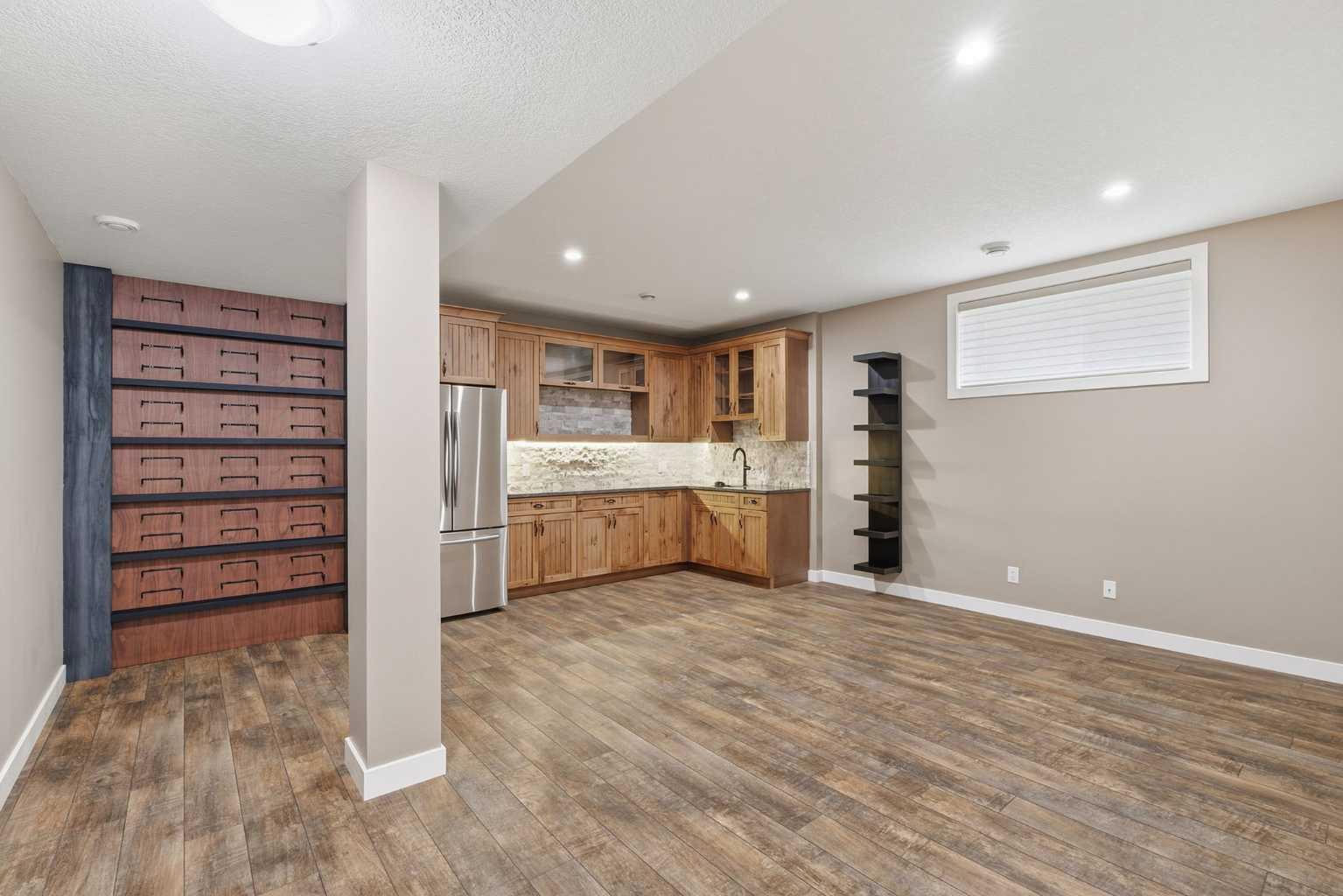 300 Aspenmere Way 