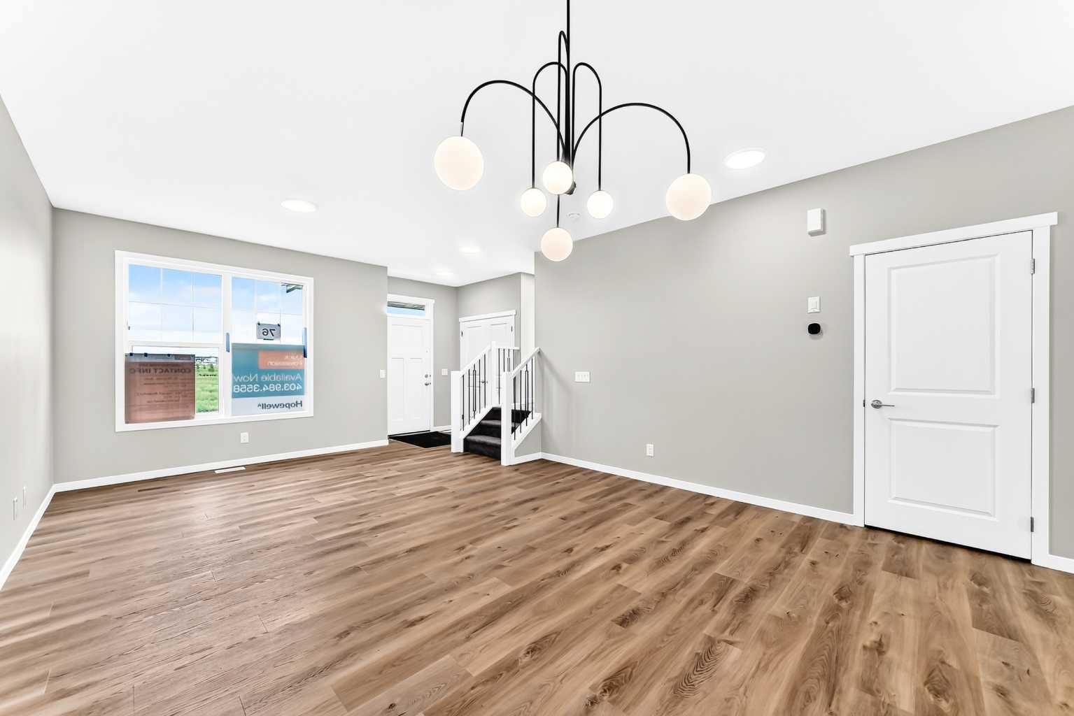 76 Mercado Road SE