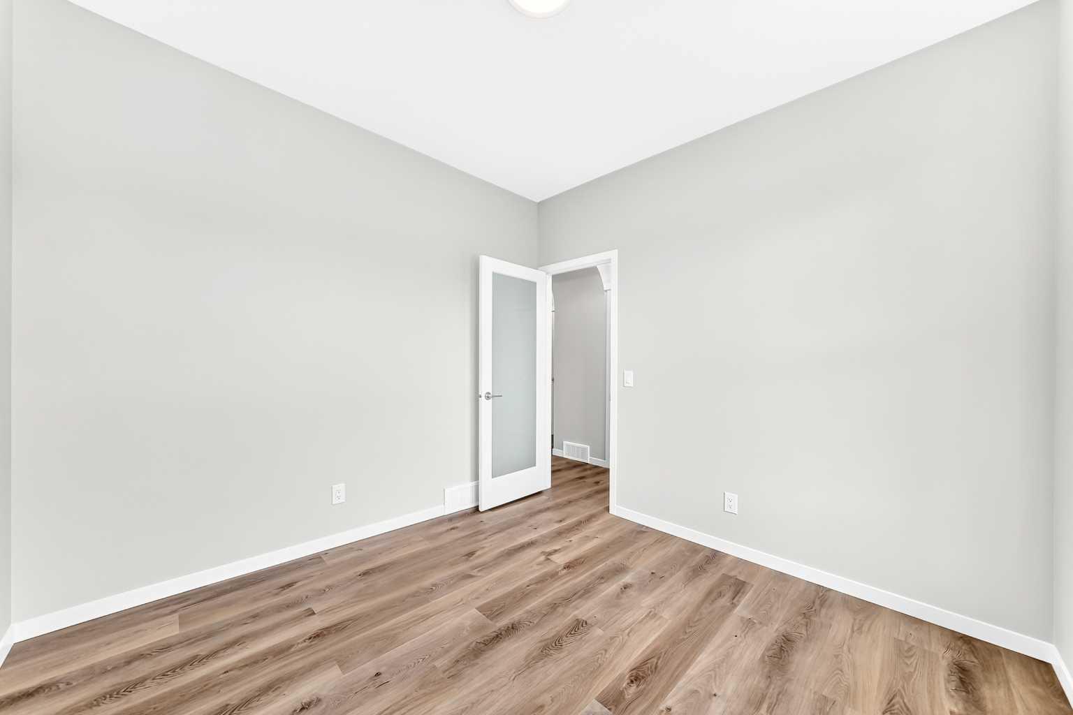 76 Mercado Road SE