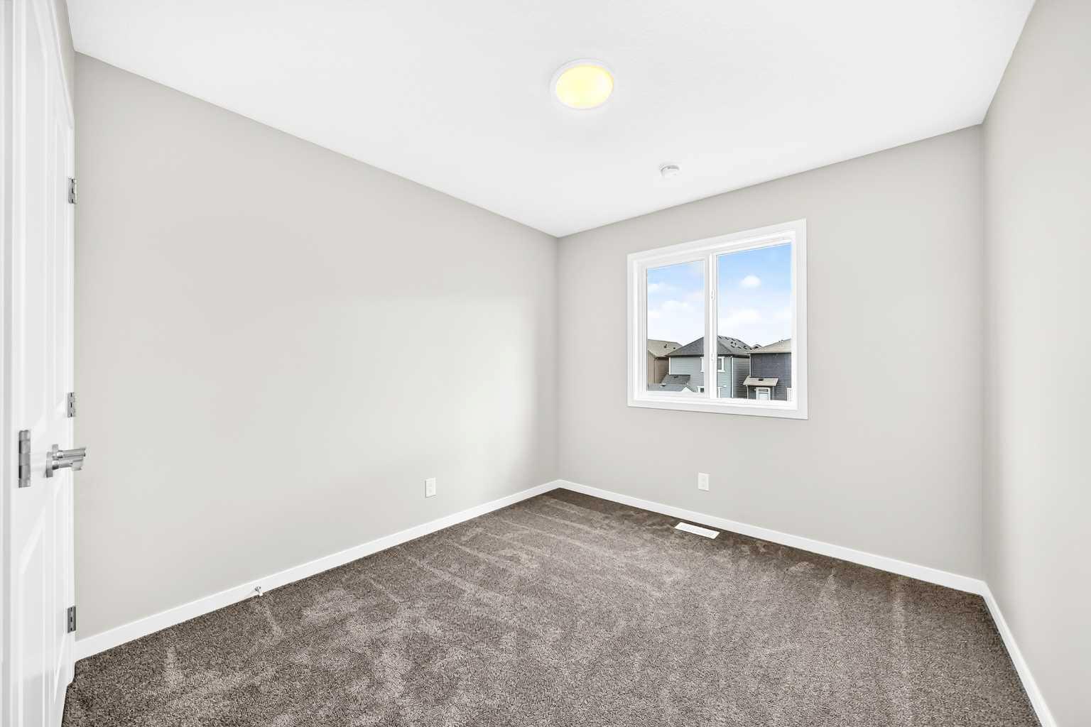 76 Mercado Road SE