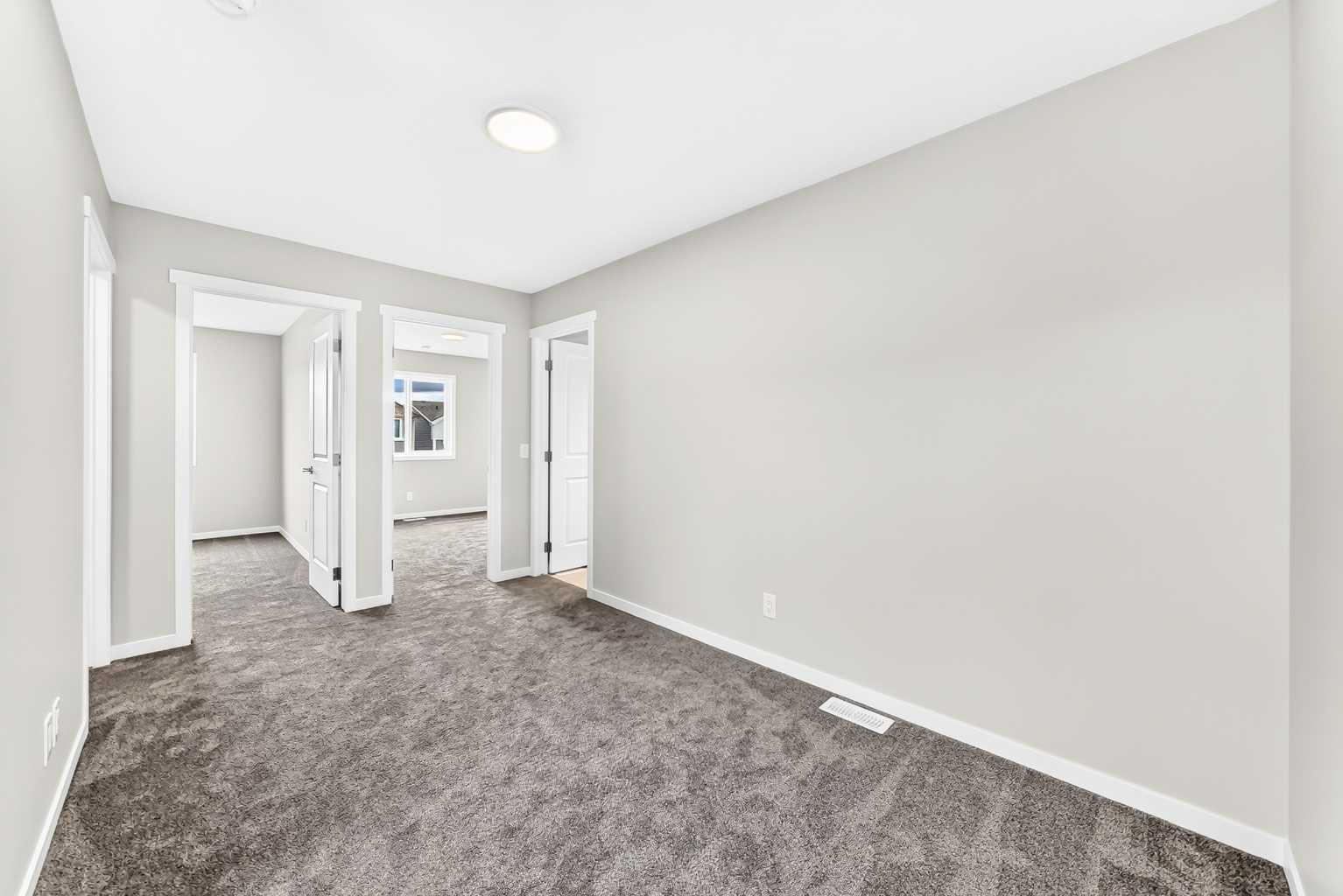 76 Mercado Road SE