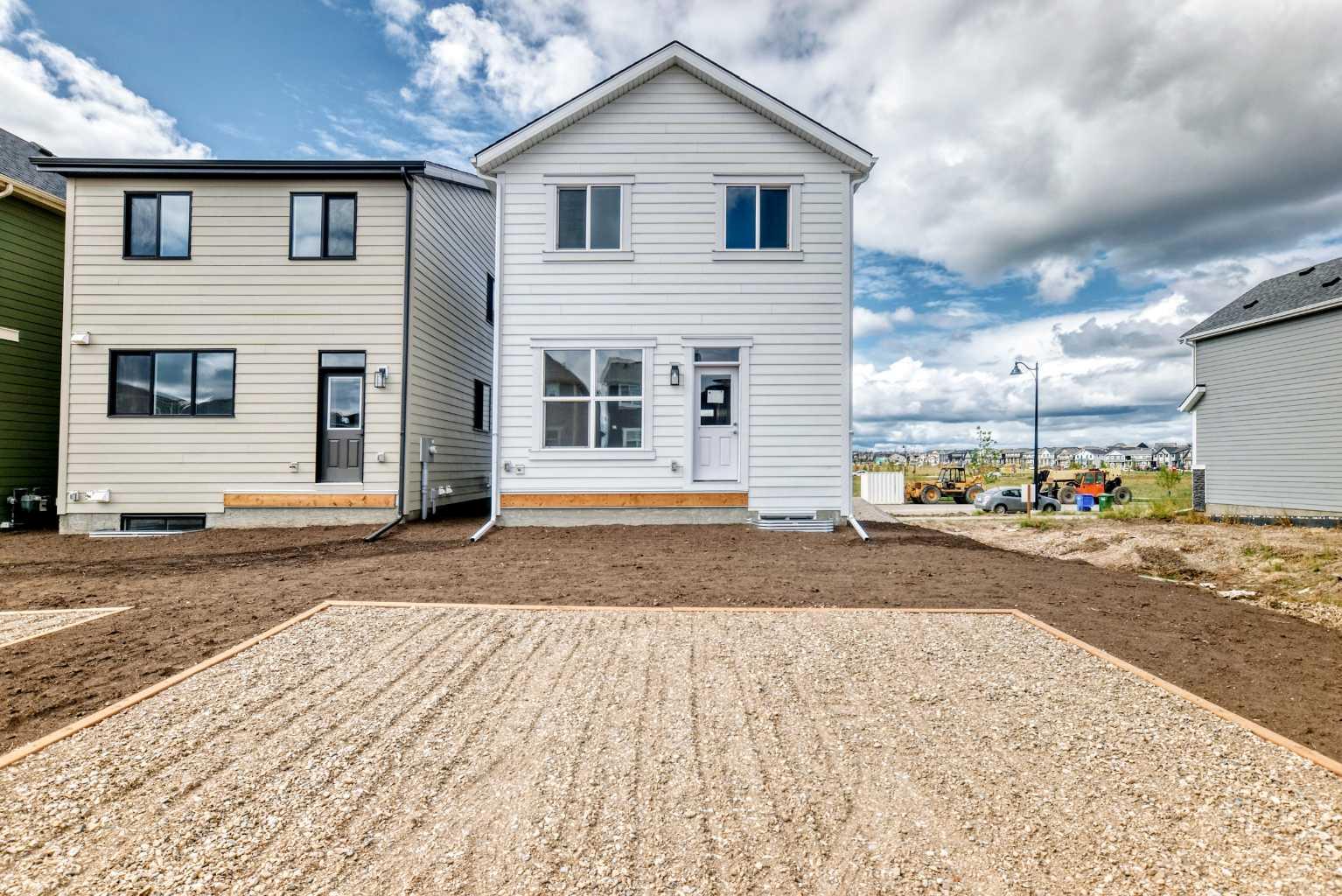 76 Mercado Road SE
