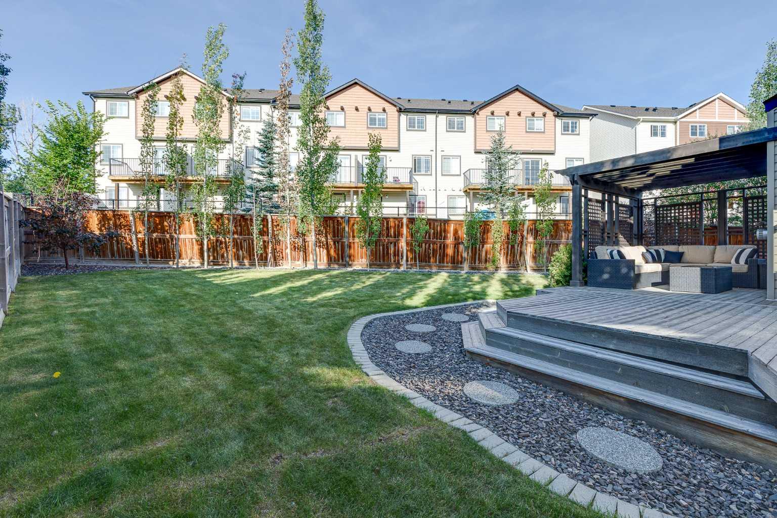 62 Panamount Plaza NW