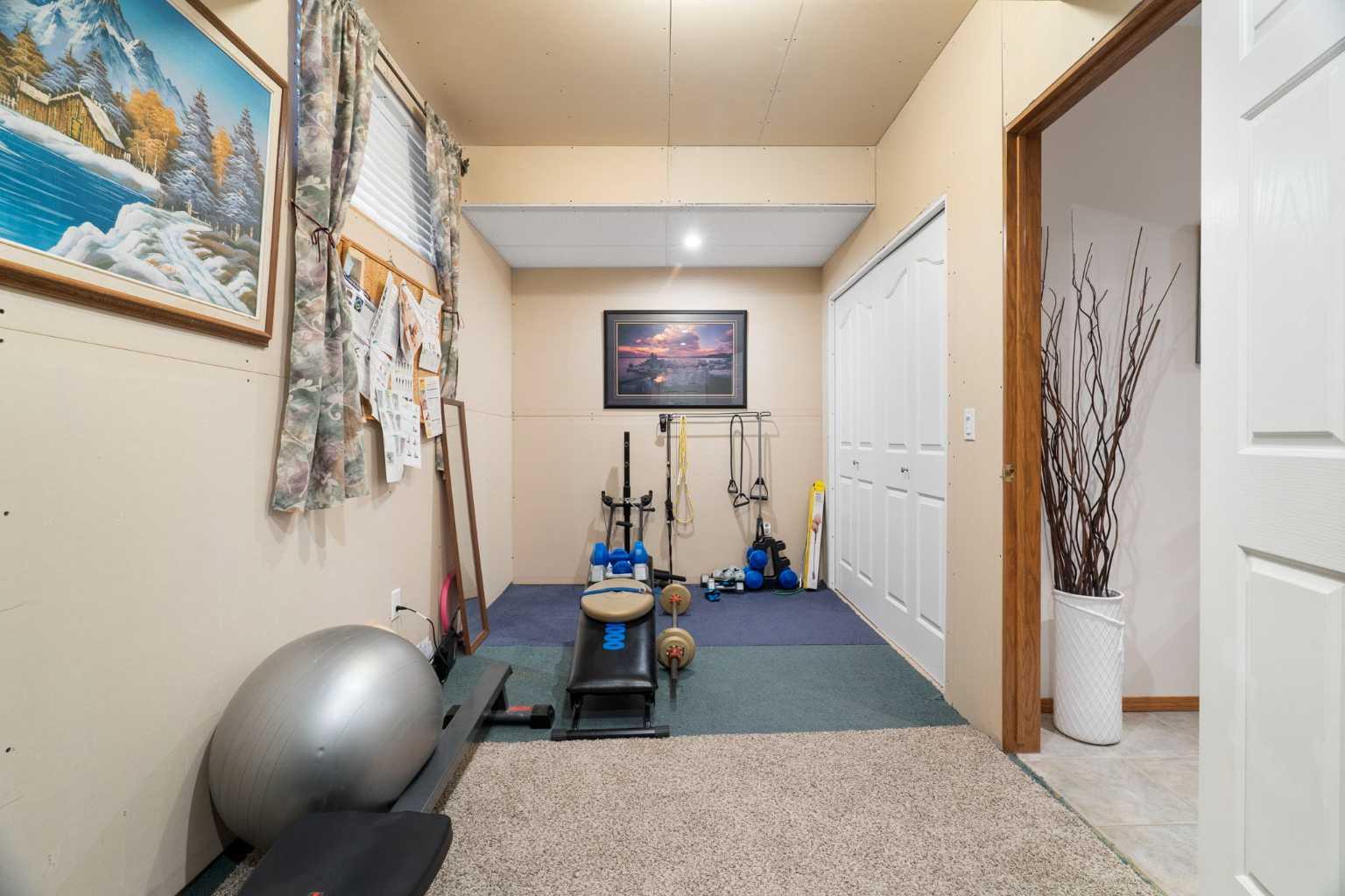238 Chaparral Place SE