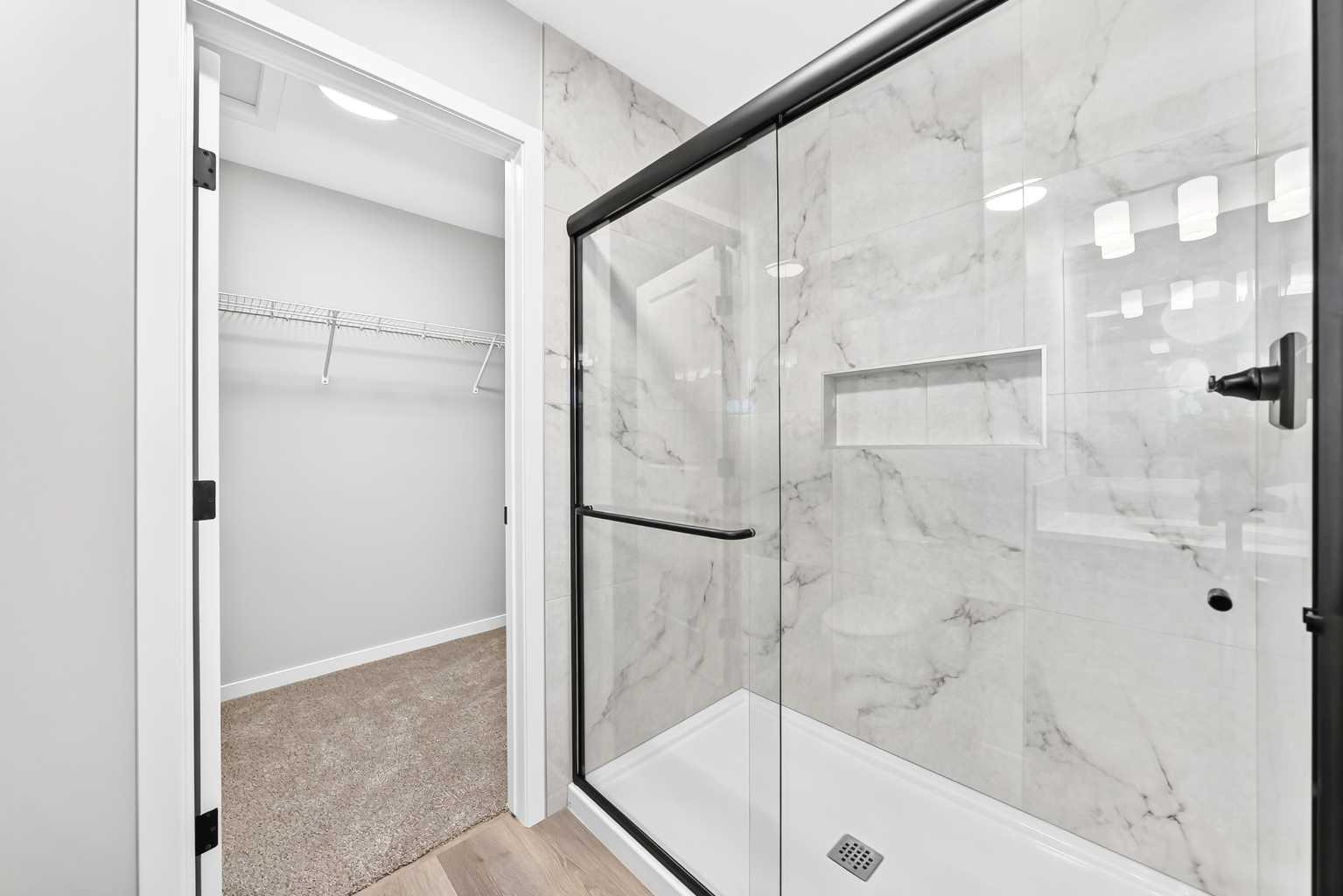 87 Mercado Crescent SE