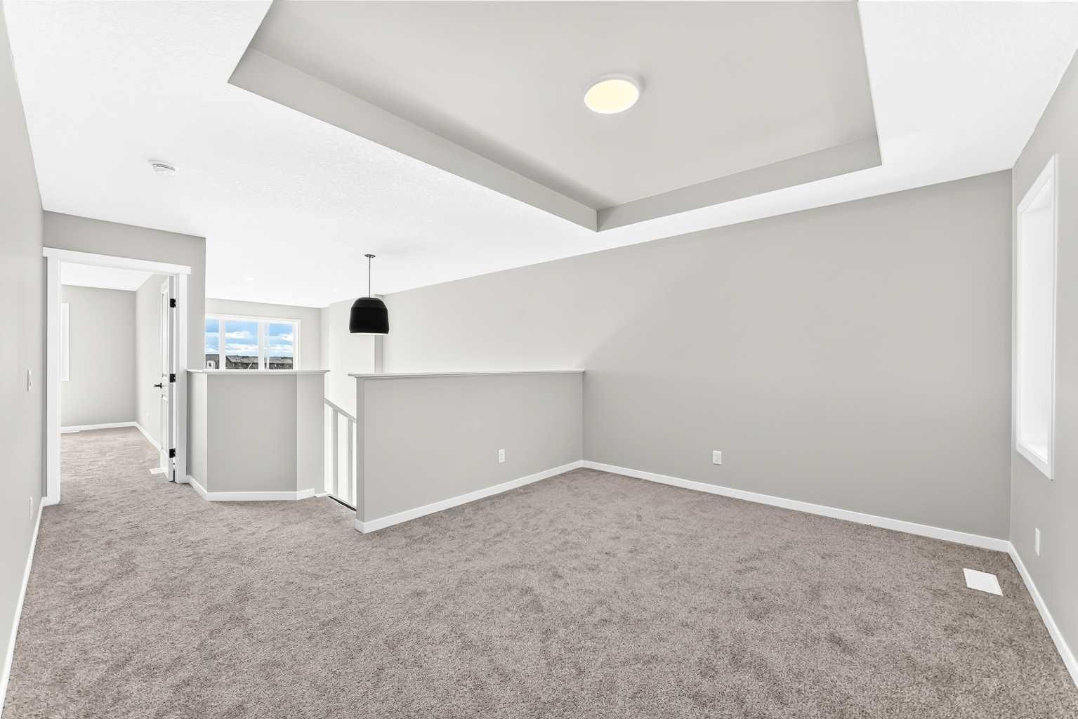 87 Mercado Crescent SE