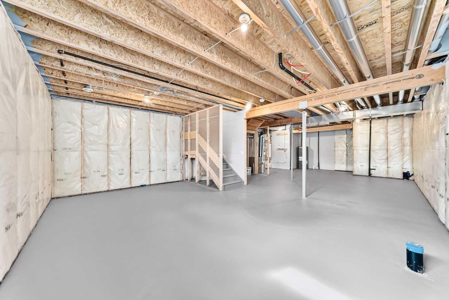 87 Mercado Crescent SE