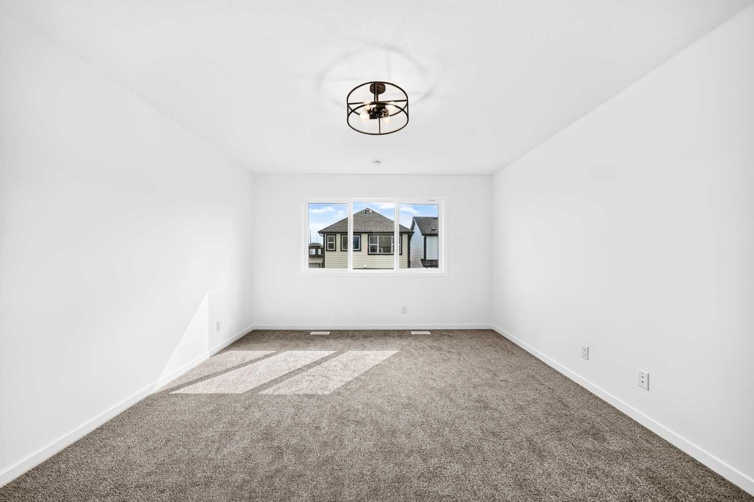 551 Mercado Avenue SE