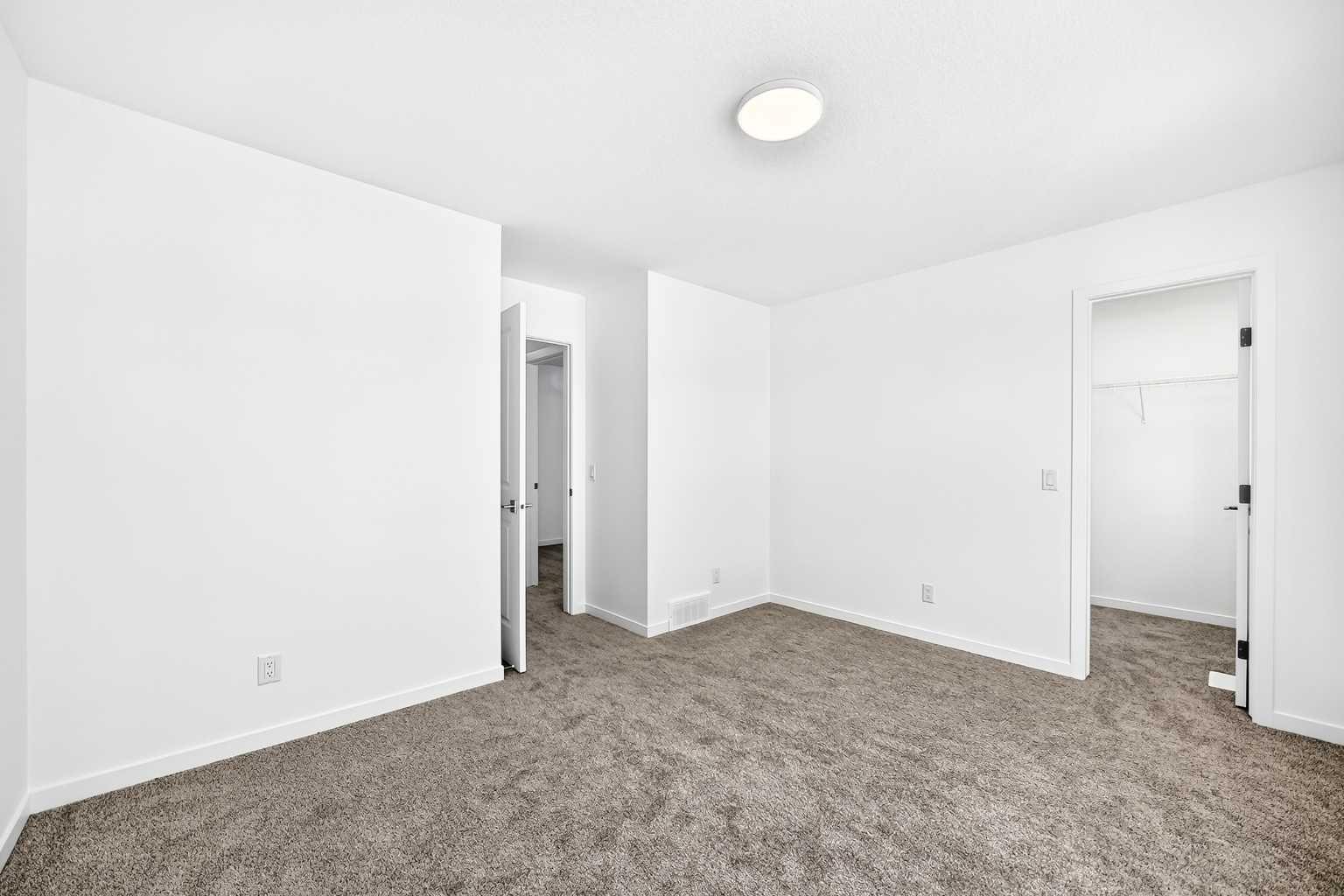 551 Mercado Avenue SE