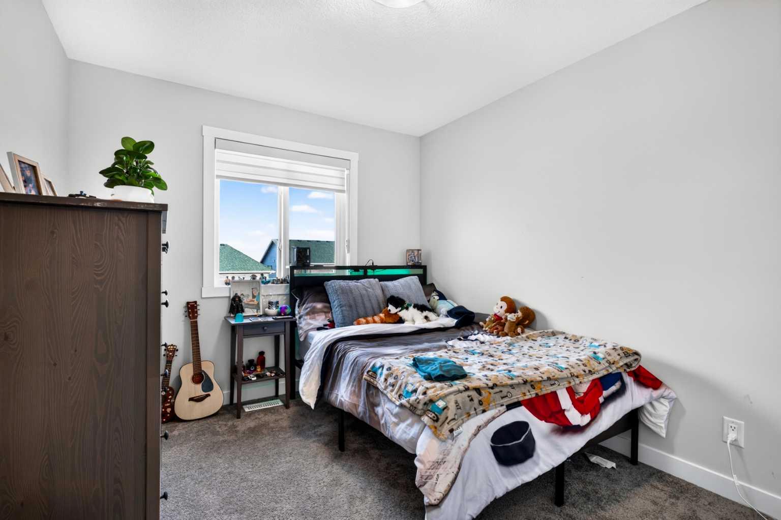 150 Edith Green NW