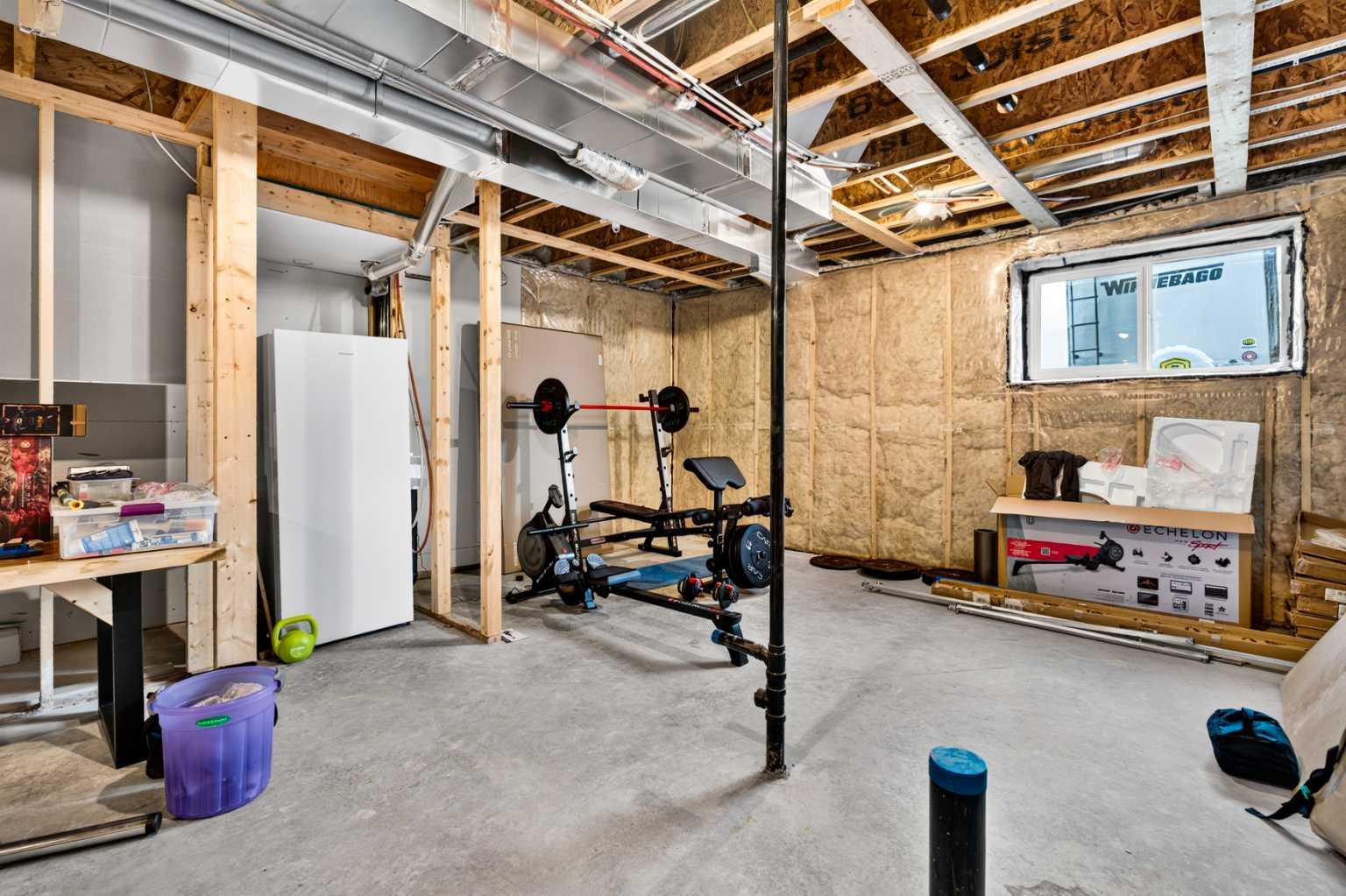 150 Edith Green NW