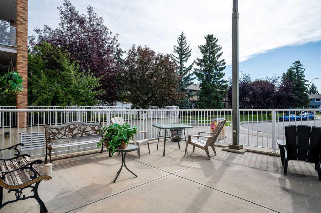 439, 165 Manora Place NE