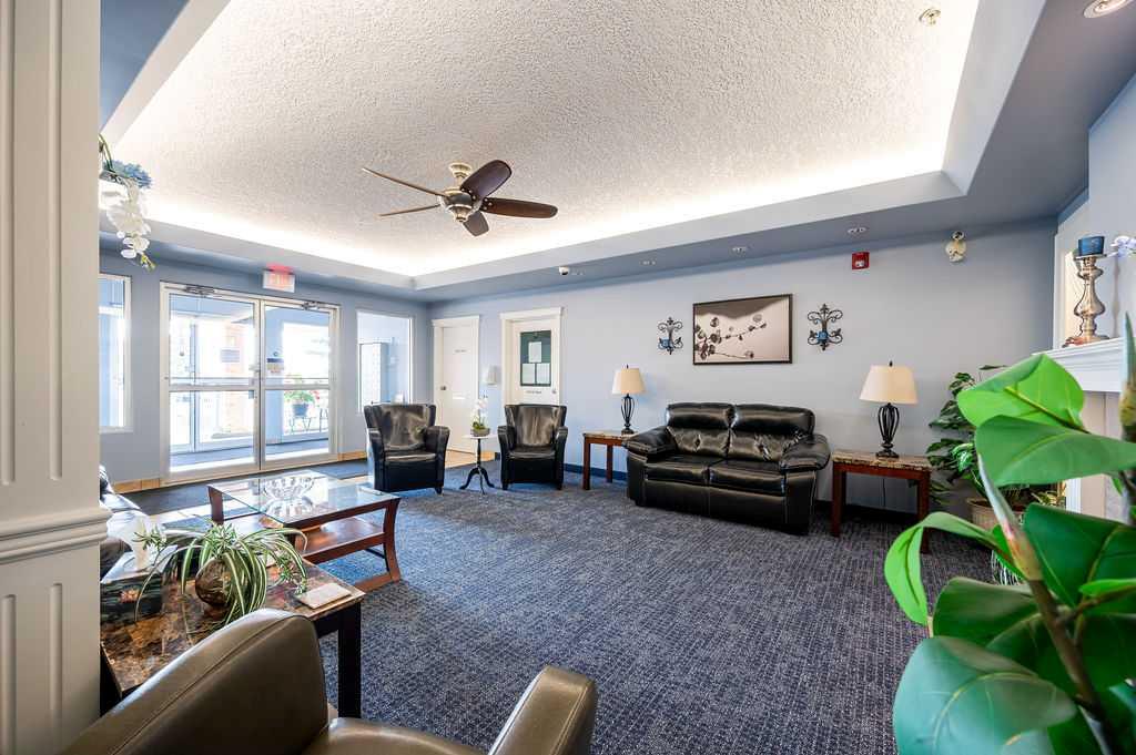 439, 165 Manora Place NE