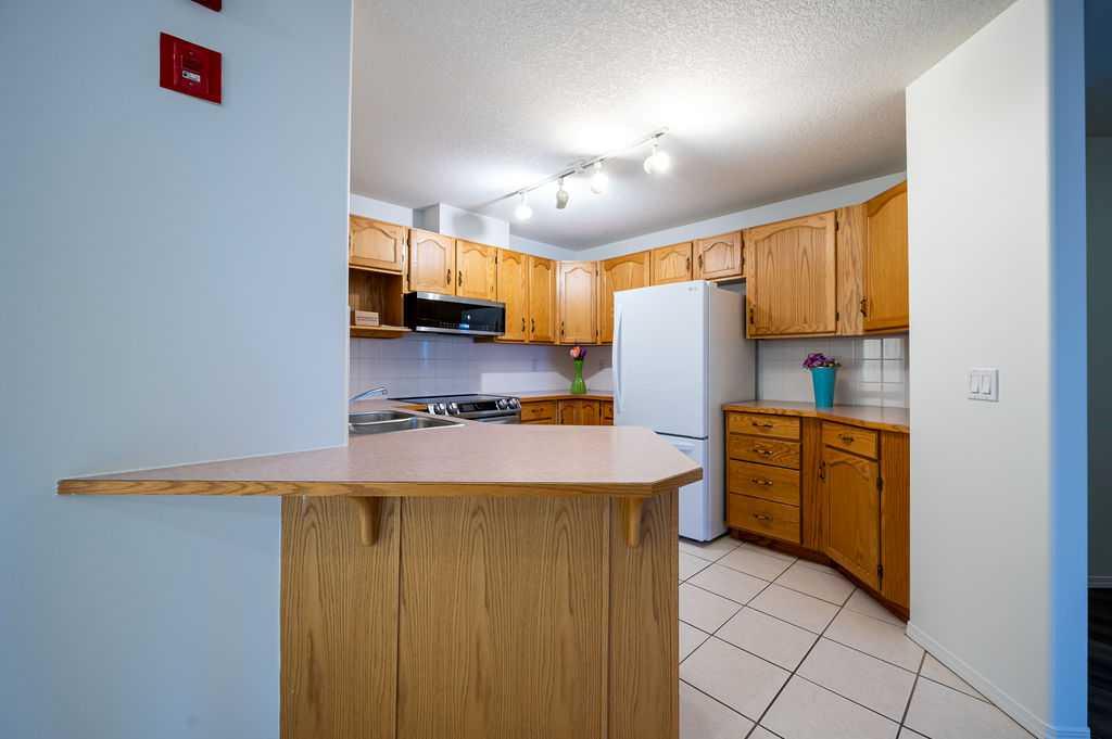 439, 165 Manora Place NE