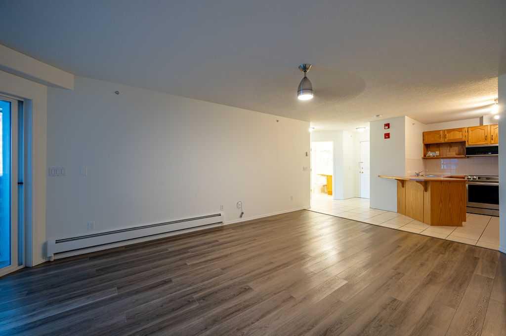 439, 165 Manora Place NE
