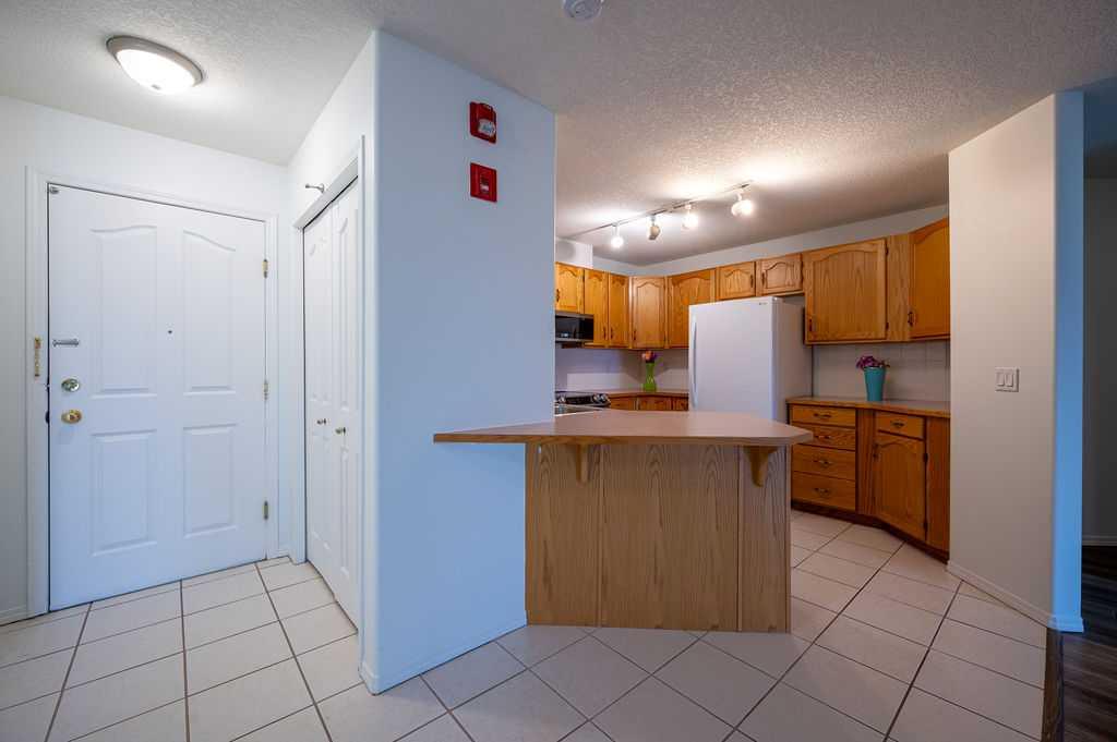 439, 165 Manora Place NE