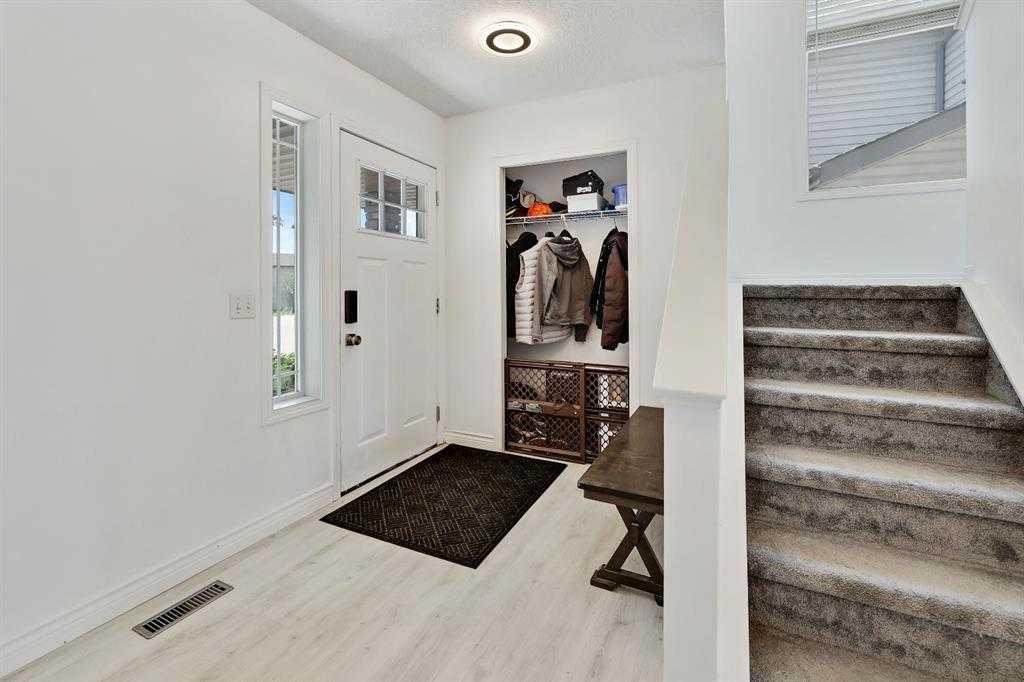 128 WESTON Manor SW