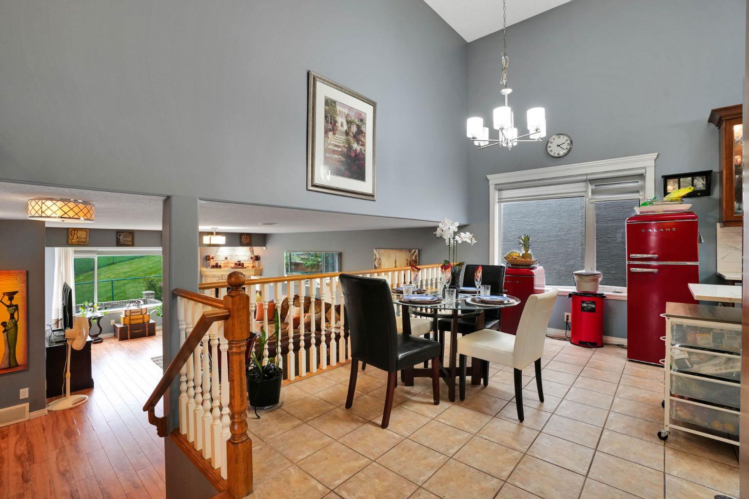 54 ROYAL CREST Way NW