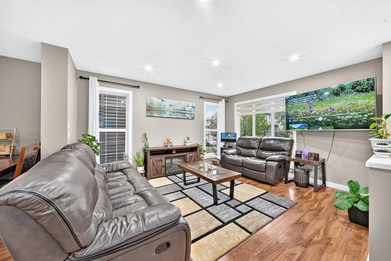 303 Saddlebrook Circle NE