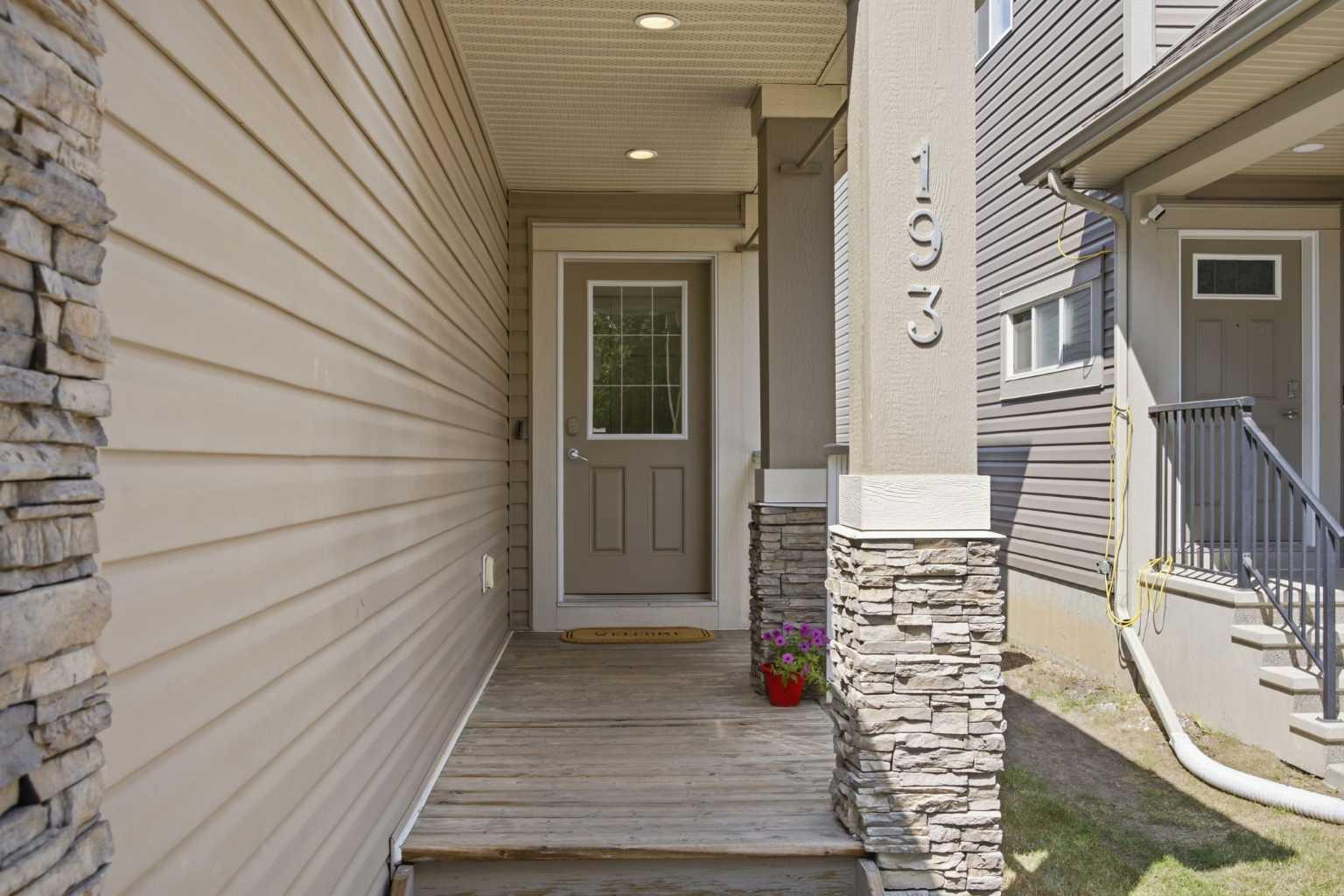 193 Hillcrest Drive SW