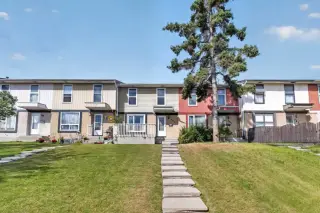 207 Penworth Drive SE