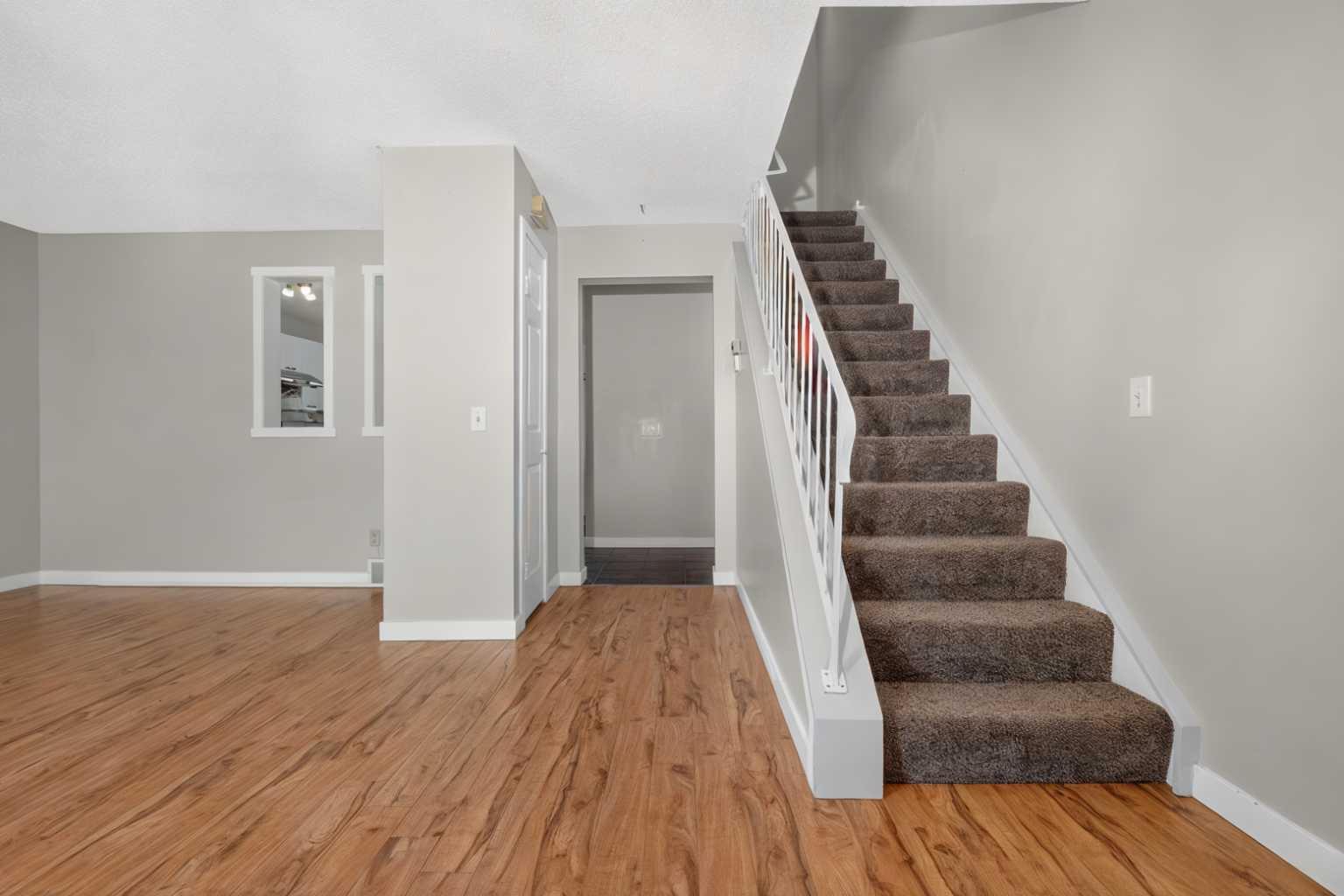 207 Penworth Drive SE