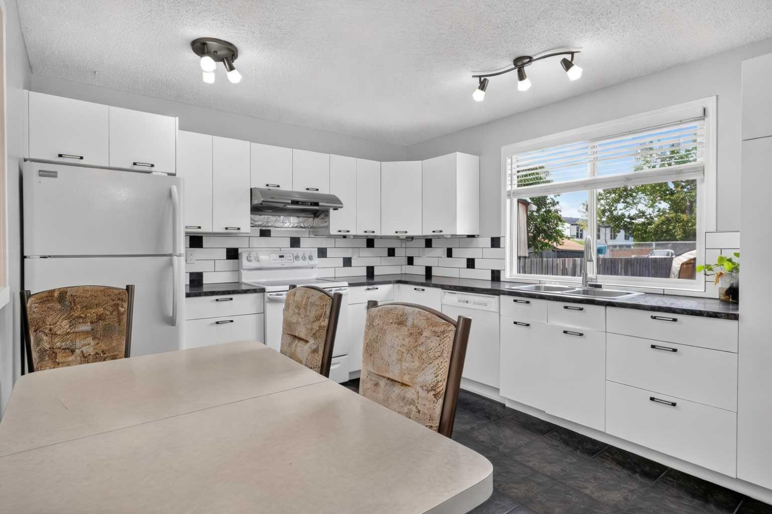 207 Penworth Drive SE