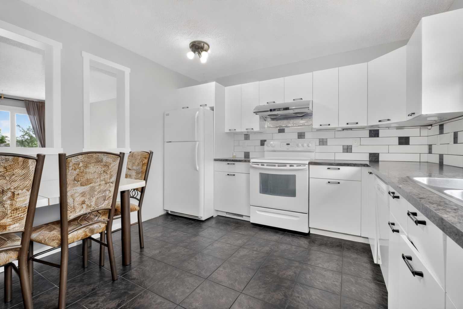 207 Penworth Drive SE