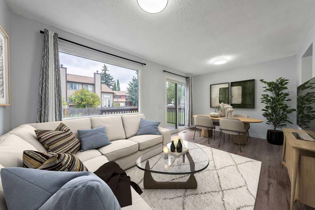 24, 73 Glenbrook Crescent 