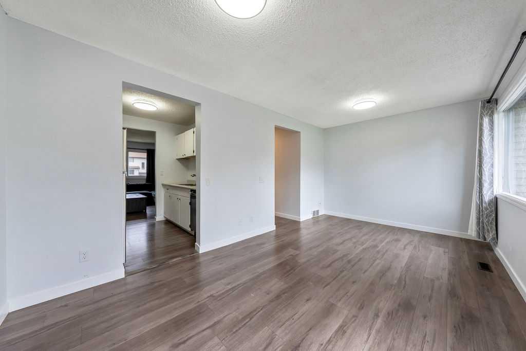 24, 73 Glenbrook Crescent 
